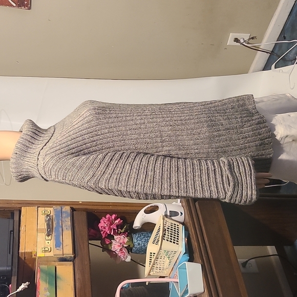 Soft Surroundings Over-sized Grey Knitted Sweater - Picture 5 of 7